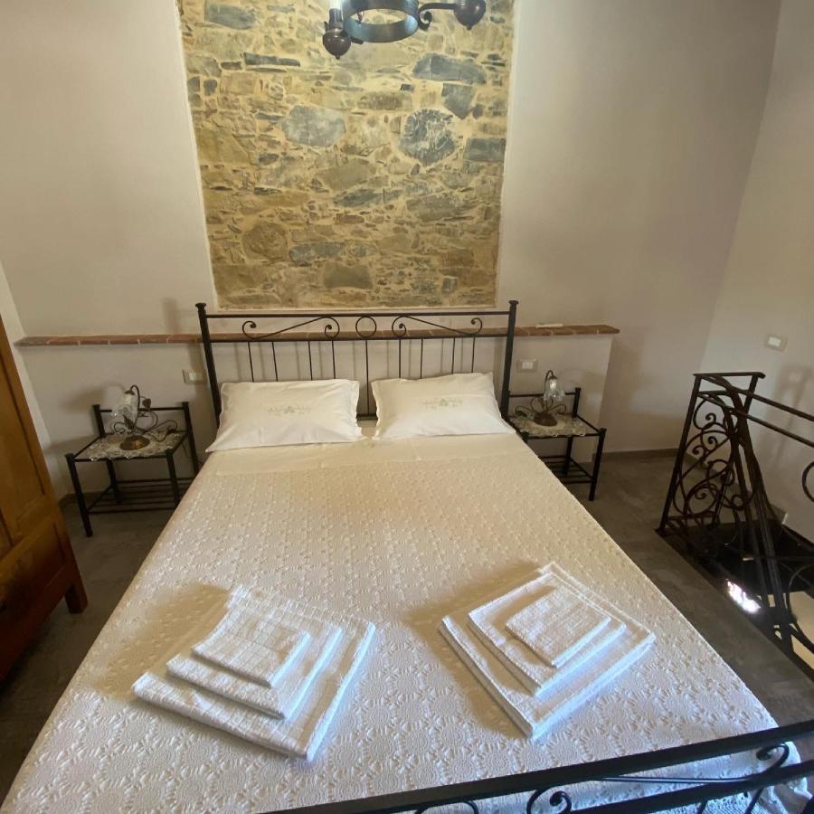 Casa Dell'Angelo Apartment Кастелнуово Магра Екстериор снимка