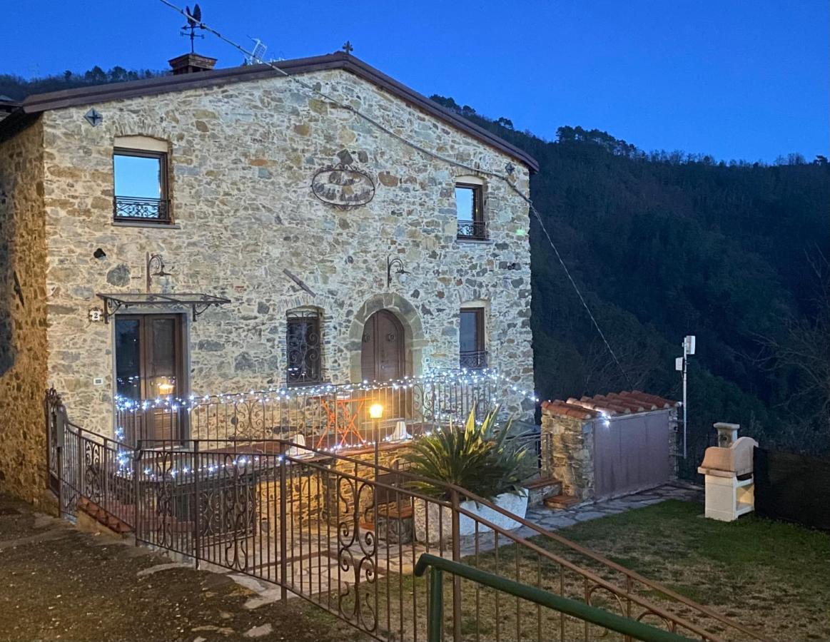Casa Dell'Angelo Apartment Кастелнуово Магра Екстериор снимка