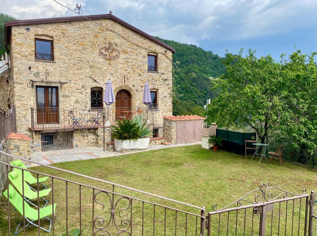 Casa Dell'Angelo Apartment Кастелнуово Магра Екстериор снимка