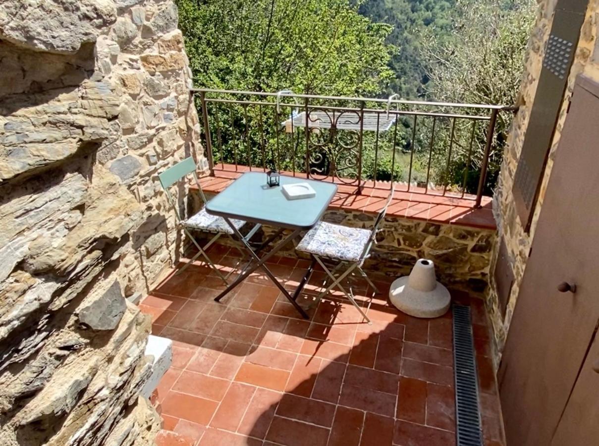 Casa Dell'Angelo Apartment Кастелнуово Магра Екстериор снимка