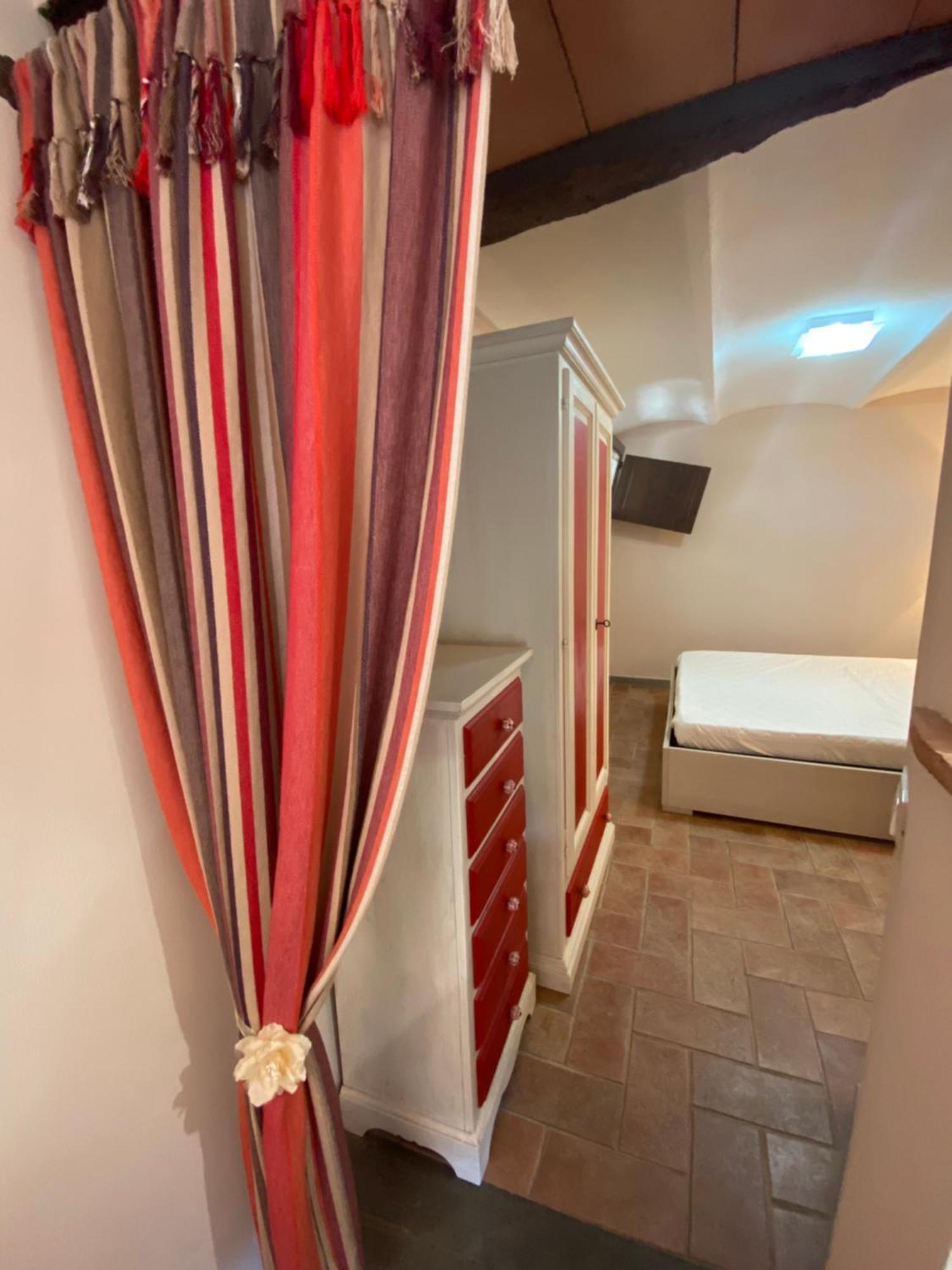 Casa Dell'Angelo Apartment Кастелнуово Магра Екстериор снимка