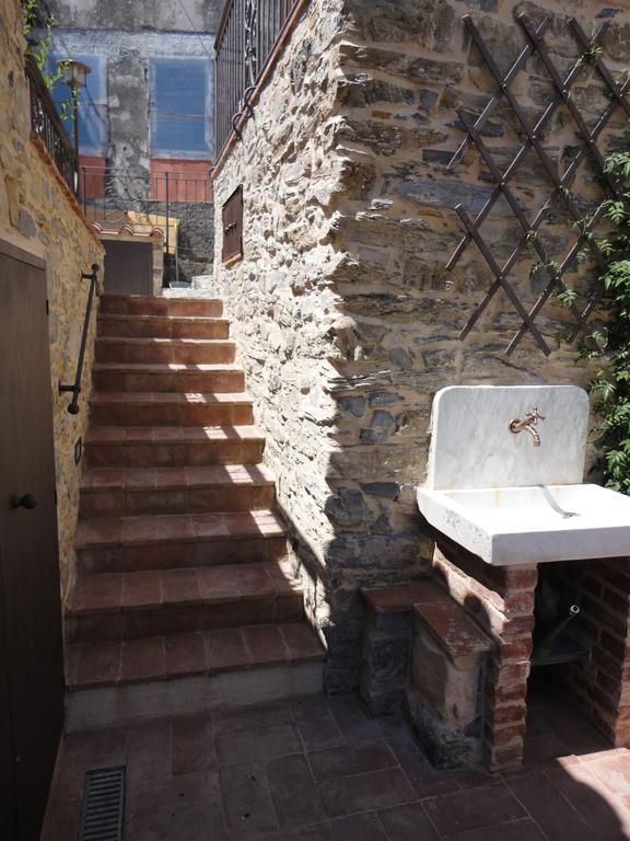 Casa Dell'Angelo Apartment Кастелнуово Магра Екстериор снимка