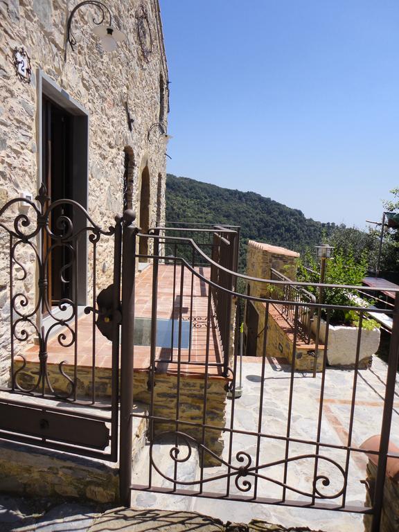 Casa Dell'Angelo Apartment Кастелнуово Магра Екстериор снимка