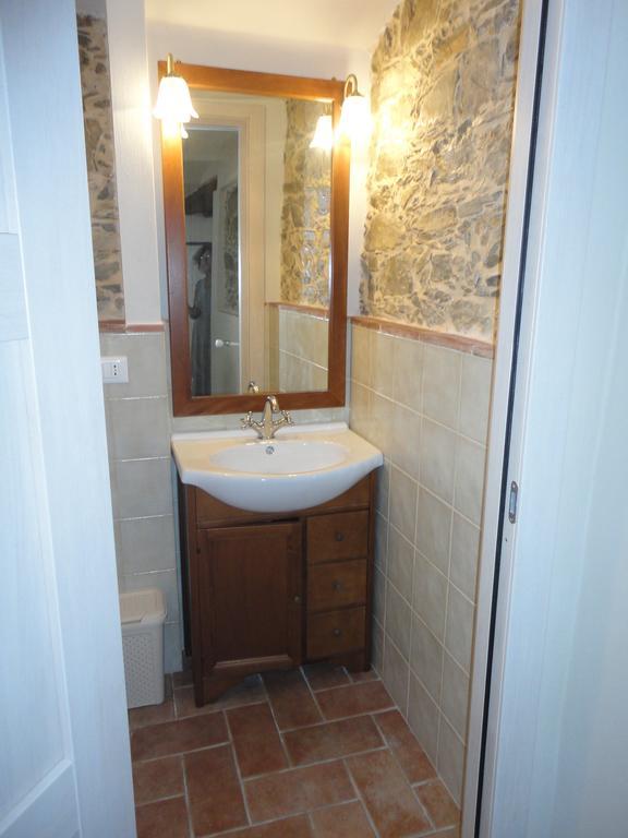 Casa Dell'Angelo Apartment Кастелнуово Магра Екстериор снимка