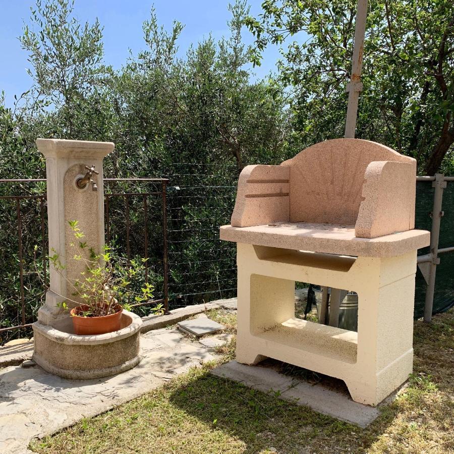 Casa Dell'Angelo Apartment Кастелнуово Магра Екстериор снимка