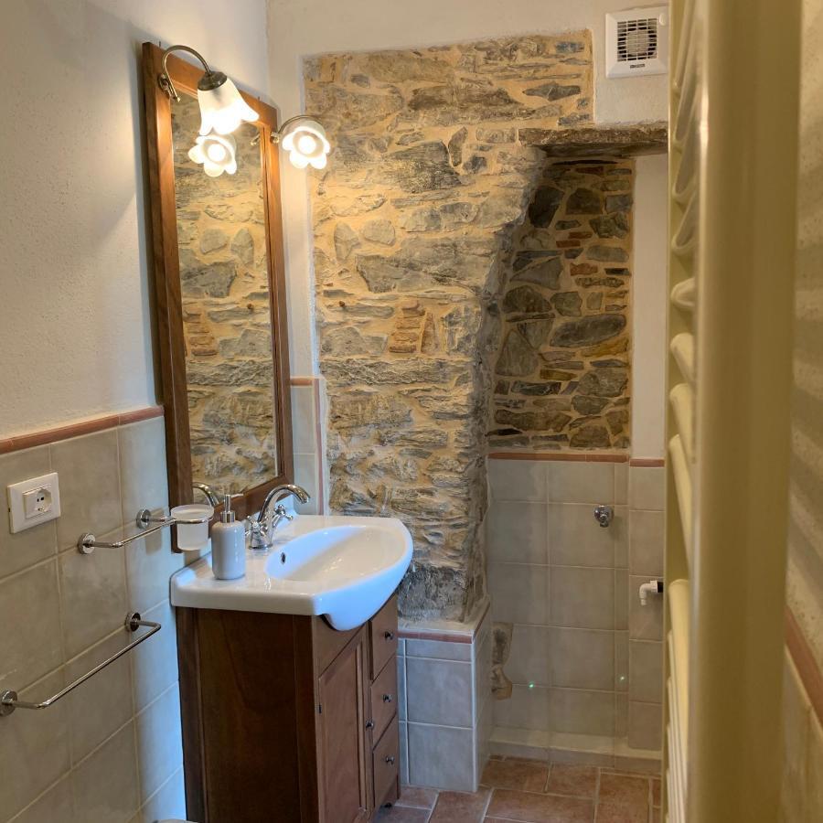 Casa Dell'Angelo Apartment Кастелнуово Магра Екстериор снимка
